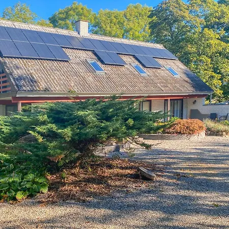 Awesome In Allingabro With Wifi *